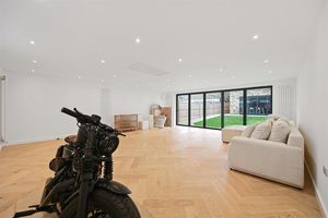 Photo 21- click for photo gallery